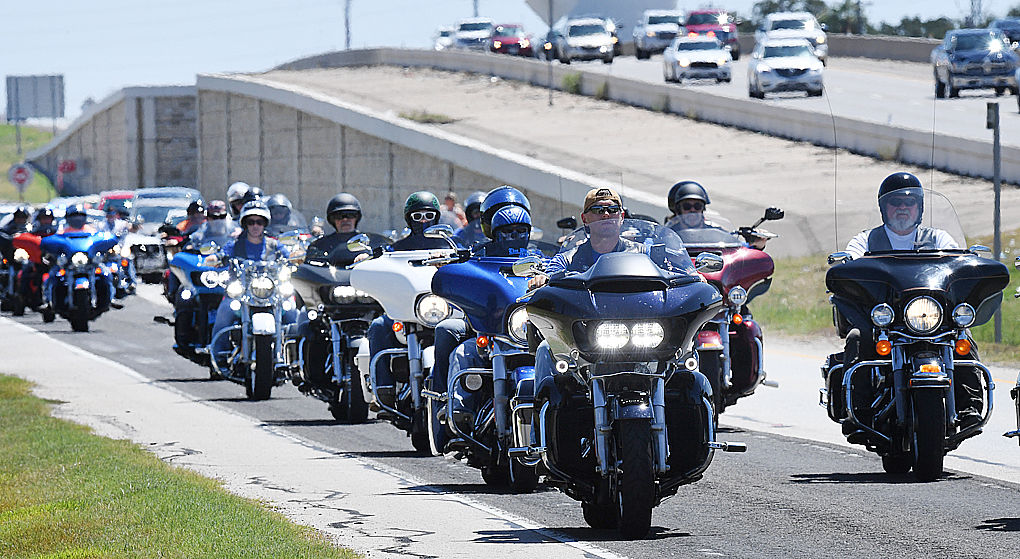 Hundreds of bikers ride in 9/11 memorial